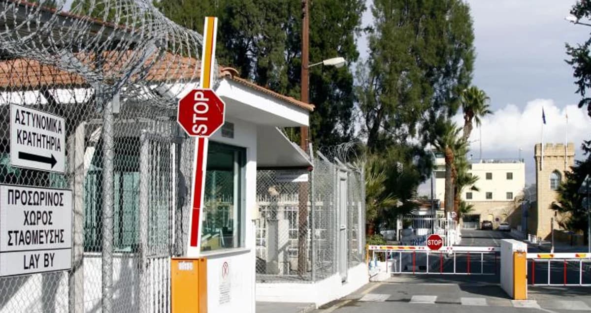 השעיה לסוהרים החשודים בסיוע לאשת עסקים