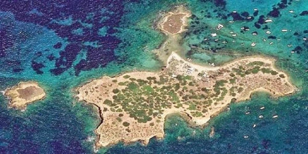 הידרוסה: אי באטיקה בבעלות נהג אוטובוס בדימוס