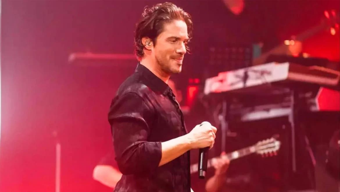 Nikos Oikonomopoulos: Se distancia de los Mad VMA