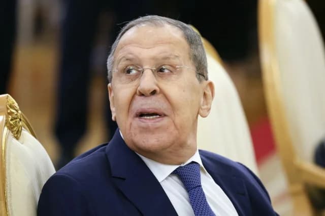 Λαβρόφ: Οι αμυντικές δαπάνες του ΝΑΤΟ οδηγούν σε κατάρρευση