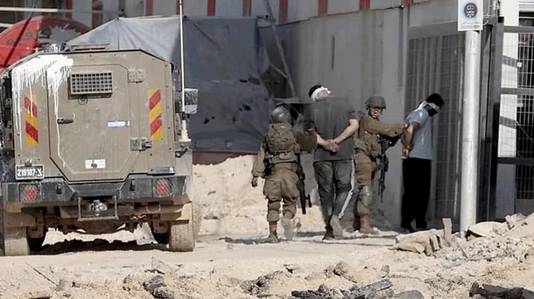 Westjordanland: Israelis greifen Soldaten an, Vandalismus