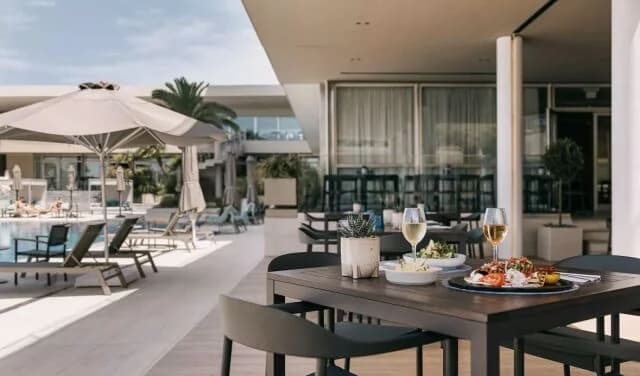 Neueröffnung: Meltemi Bar Restaurant in Kavouri