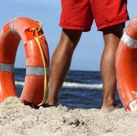 Larnaka: 11 Rettungsschwimmertürme besetzt – Einstellungskriterien