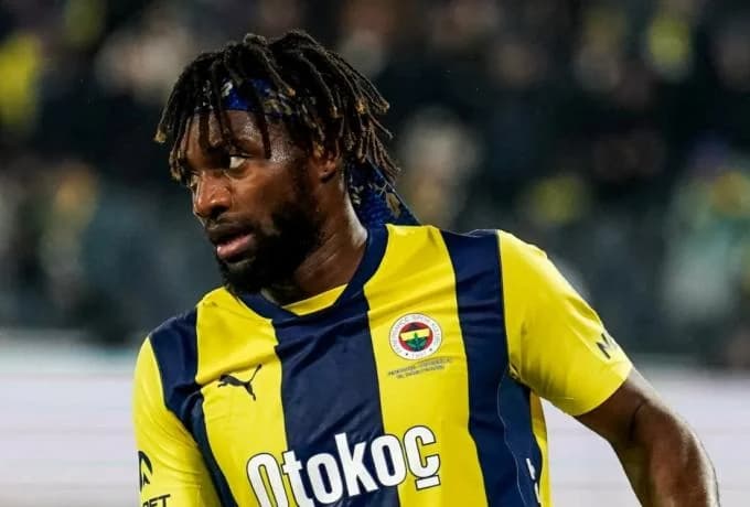 Olympiakos jagt Saint-Maximin, Sainz bleibt im Fokus