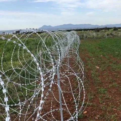 Двухобщинное сотрудничество в области окружающей среды: кампания по выявлению проблем