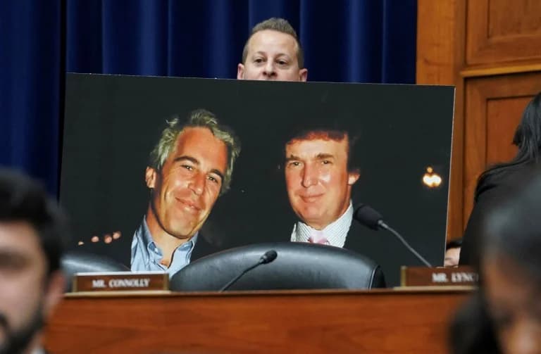 Trump-Epstein-Beziehung: Neue Berichte bereiten dem ehemaligen Präsidenten Kopfzerbrechen