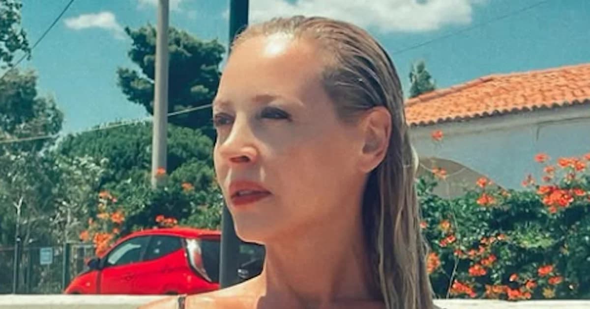Faei Xyla deslumbra en bikini de leopardo con look de pelo mojado