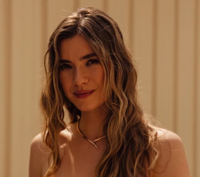Natural Hair Drying: The Secret to Summer Waves