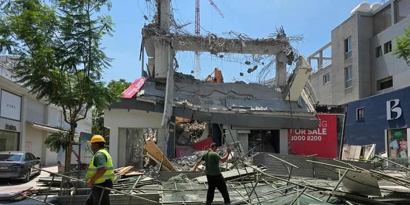 Nicosia: Demolición ilegal de edificio en la Avenida Makariou