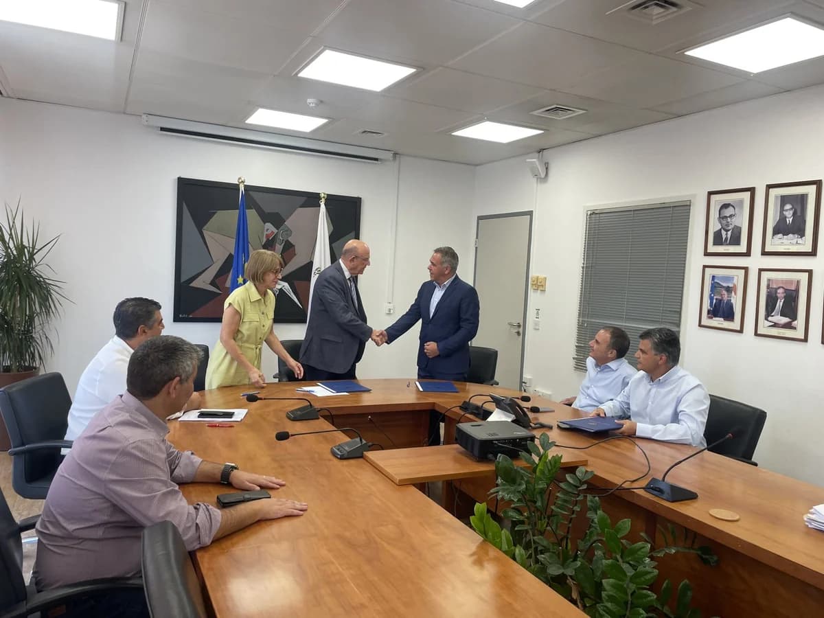 Αντιδράσεις για τον φόρο σε μπόνους αποχώρησης