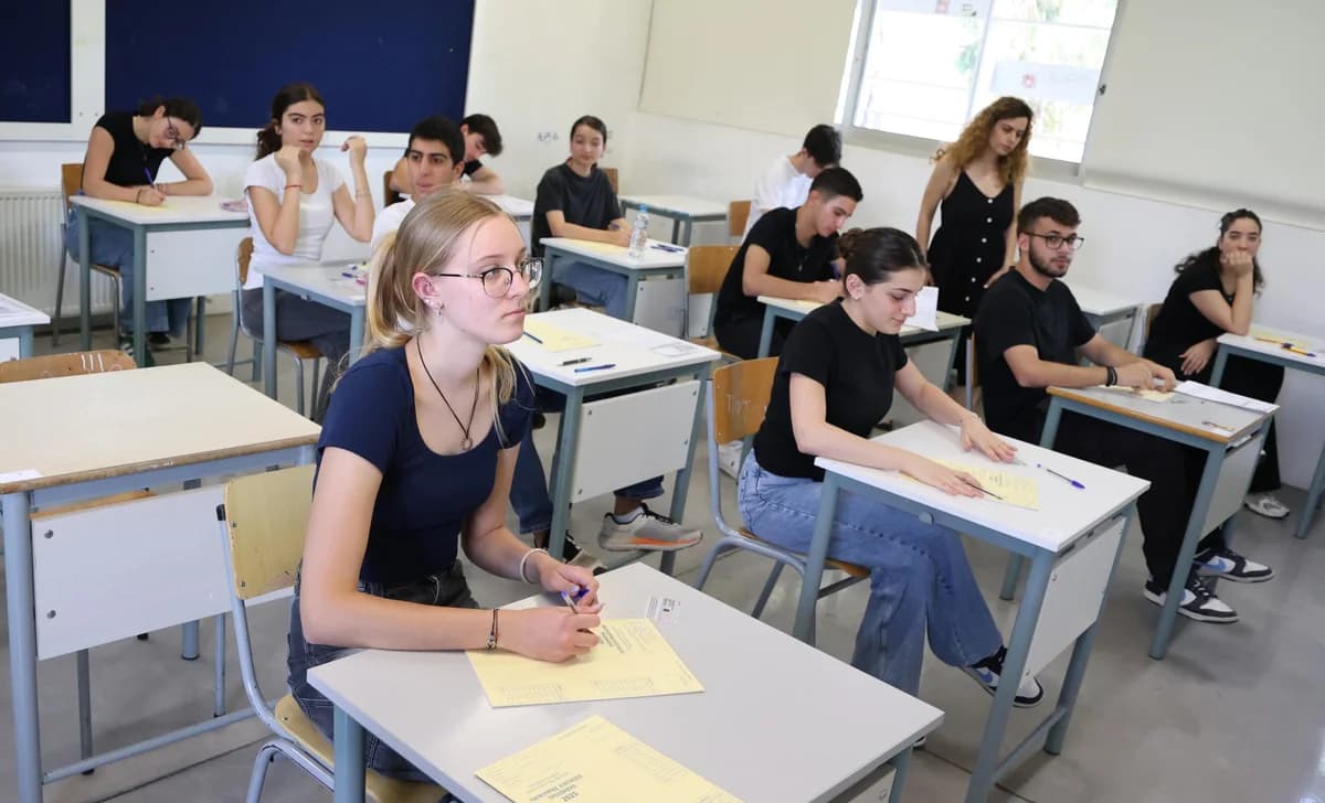 בחינות הכניסה לאוניברסיטאות בקפריסין: שינויי ציונים בפקולטות פופולריות
