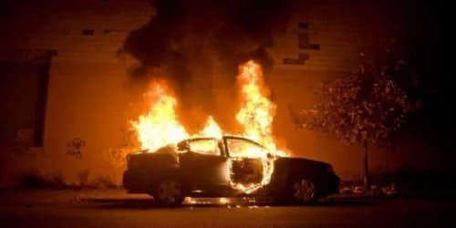 LKW eines 48-Jährigen in Flammen