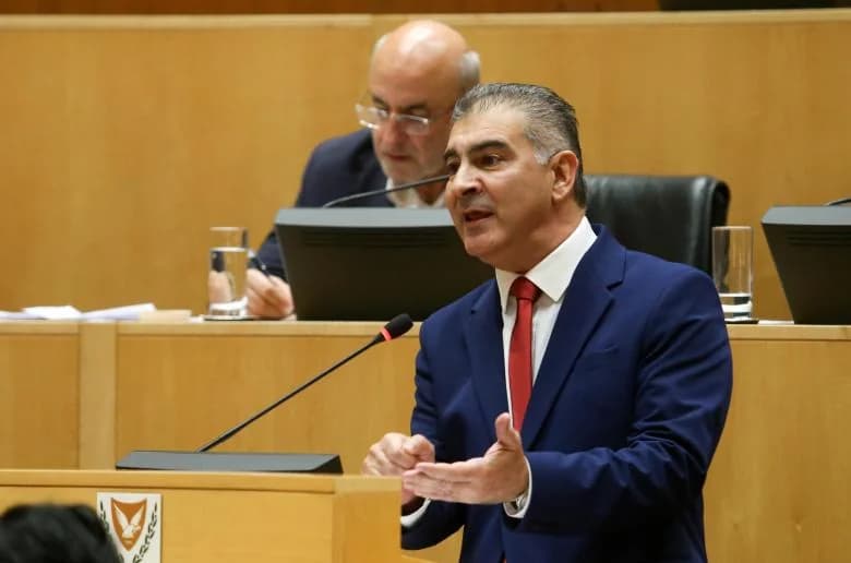 קטיראו טוען לשחיתות בפרויקט ואסיליקו