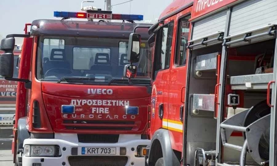 Φωτιά μαίνεται κοντά στη Νατά, σε απόσταση 3-4 χιλιομέτρων