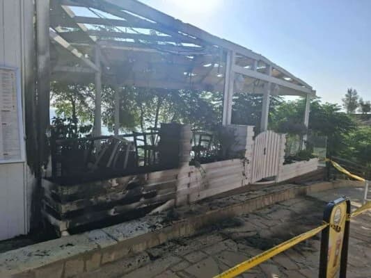 הצתה במבנה בקאפאריס, פאראלימני - חקירת משטרה