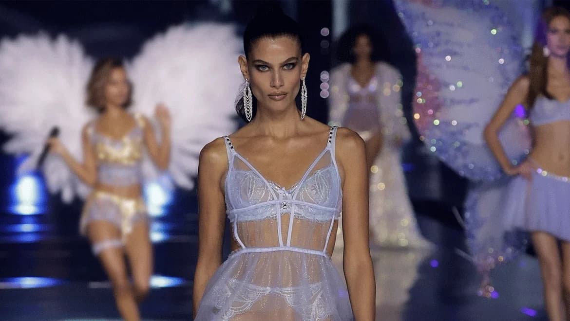 Anthea Fakidari: Victoria's Secret Model macht Urlaub in Paros