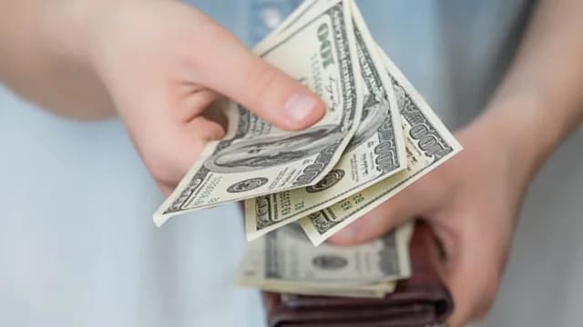 Salario Inaudito: El CEO de Starbucks Gana 6,666 Veces Más Que el Empleado Promedio