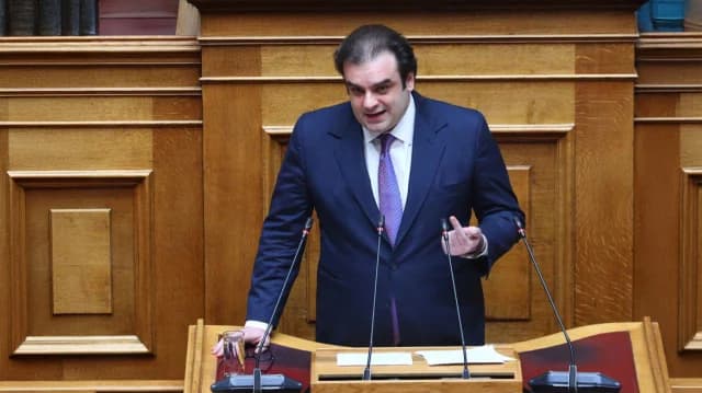 Aprobada la regulación de cero comisiones en cajeros automáticos en Grecia