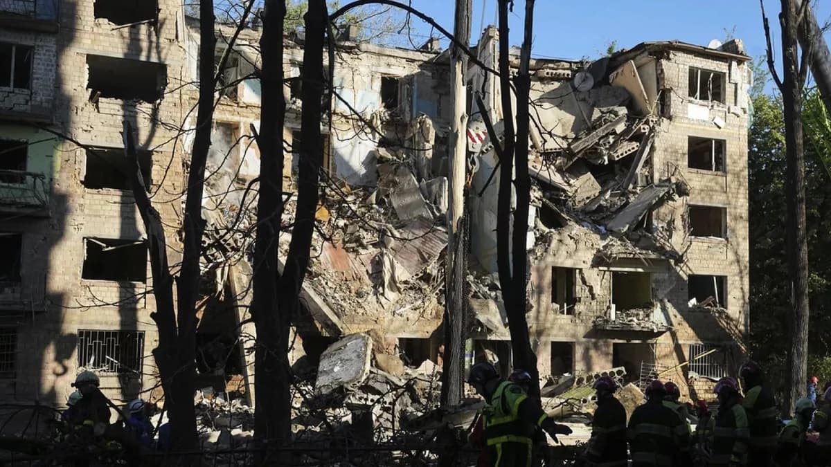 Ukraine-Russia: At Least 3 Killed in Attacks