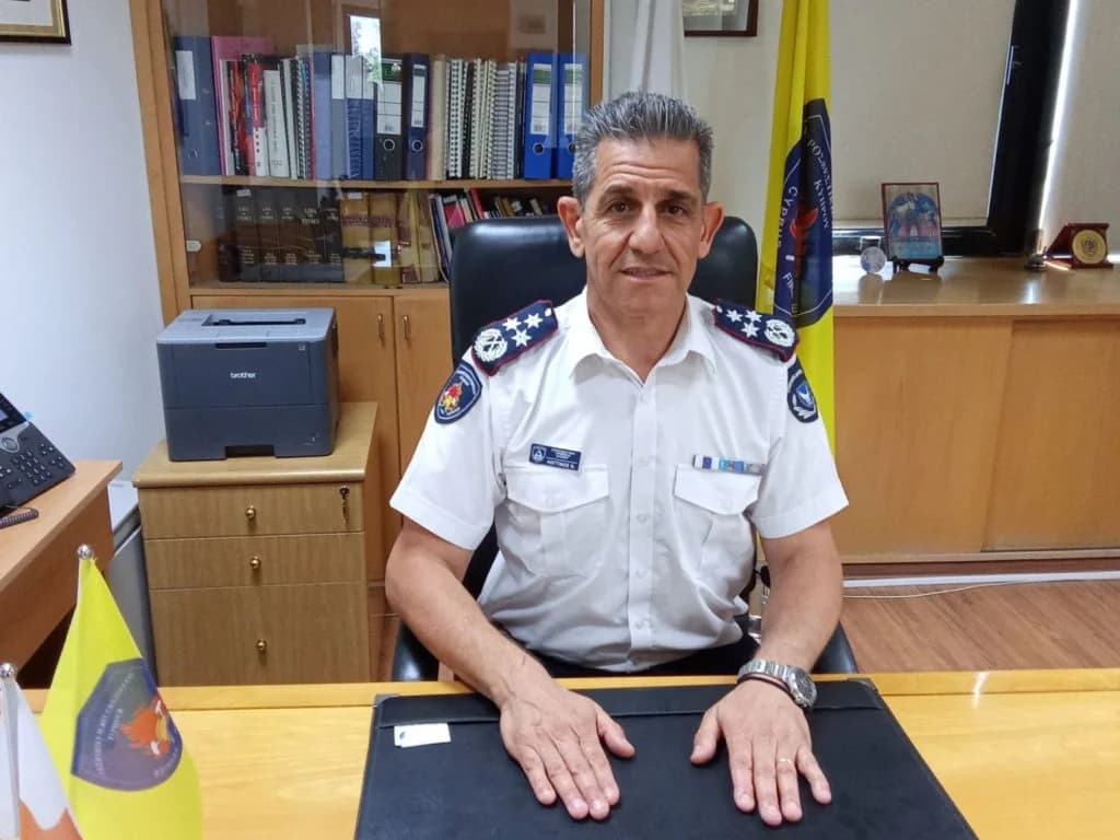 Jefe de Bomberos denuncia intentos de incendio provocado: "Visto vehículo prendiendo 3 fuegos"