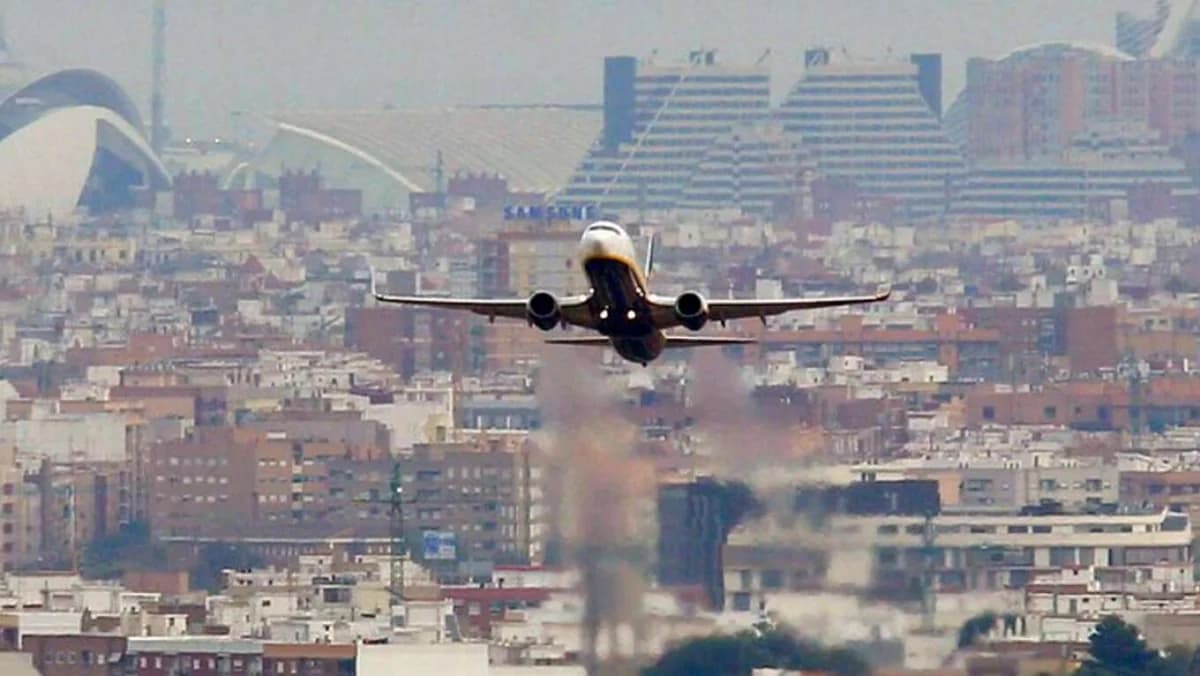 וולינג: בני נוער יהודים הורדו מטיסה בספרד – דרישה להסברים