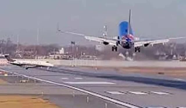 USA: Southwest Airlines Flugzeug taucht, um Kollision zu vermeiden