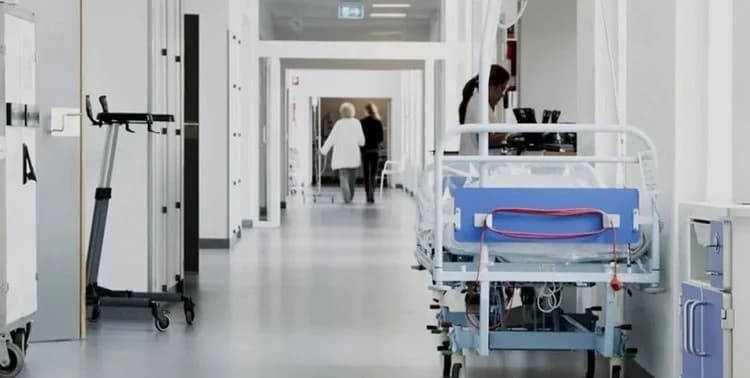 61χρονος με θερμοπληξία νοσηλεύεται με μηχανική υποστήριξη – Σύνολο 4 στα κρατικά νοσοκομεία