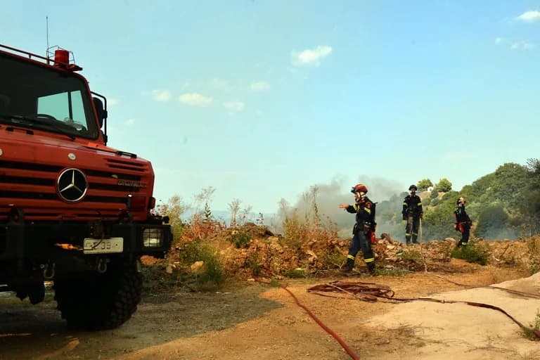 Mesenia: Bombero hospitalizado durante operación de extinción de incendios