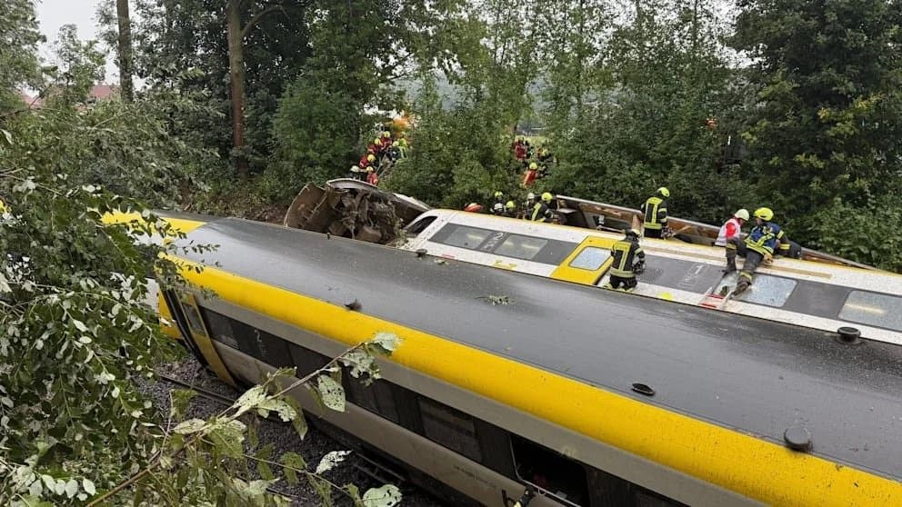 Descarrilamiento de tren en Alemania: Reportan muertos y heridos
