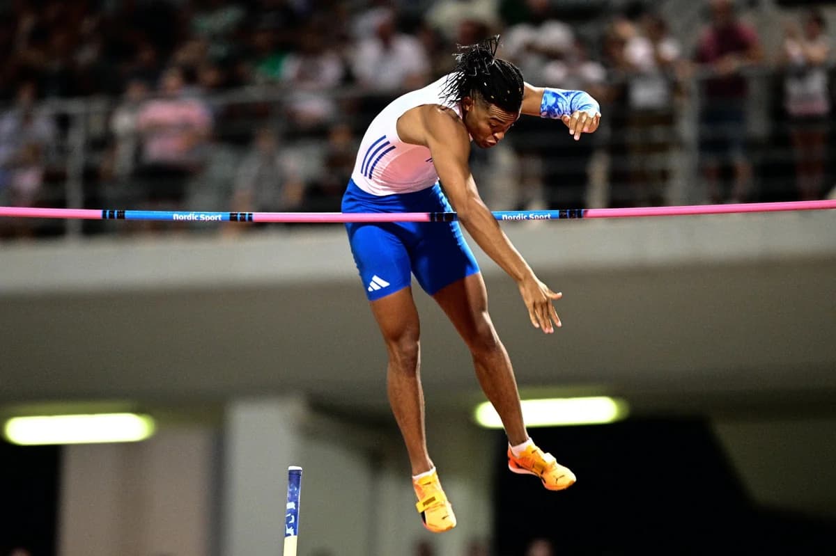 Impresionante Karalis: Medalla de Oro y Récord en el Campeonato Balcánico