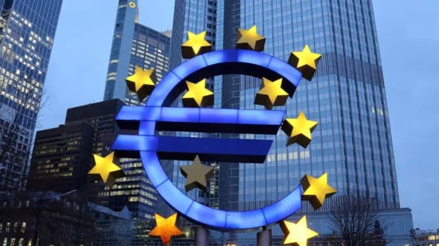 Ελλάδα: Στις κορυφαίες θέσεις της ευρωζώνης στην πιστωτική επέκταση