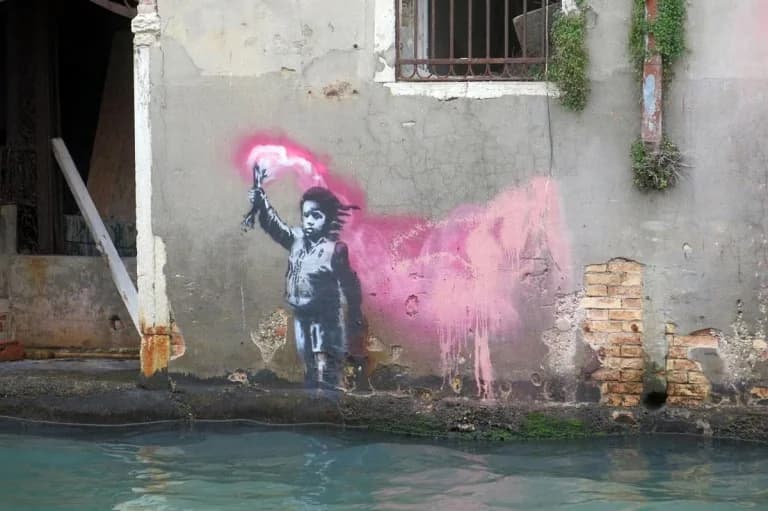 Banksy: Retiran "Niño Migrante" en Venecia, Desatando Reacciones