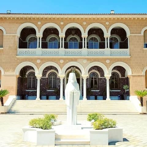 בית הדין הסינודי מסיר שני אנשי דת ממטרופולין טמאסוס