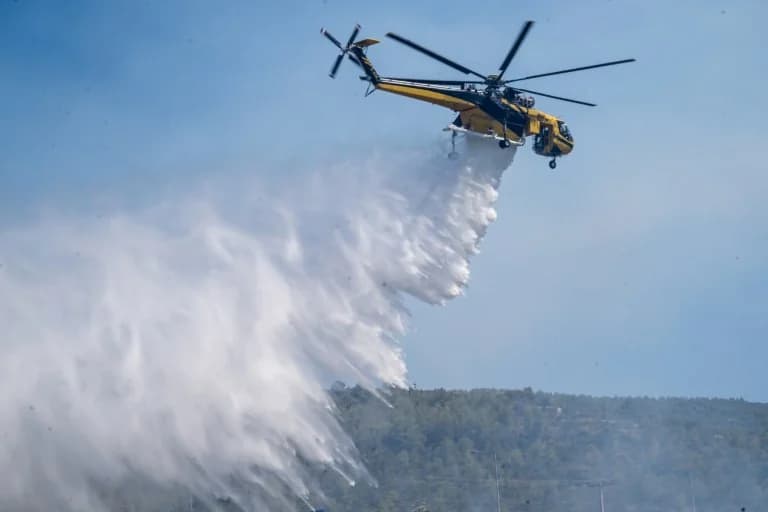 Φωτιά στην Αγιά Λάρισας: Επιχείρηση κατάσβεσης με εναέρια μέσα, μήνυμα 112