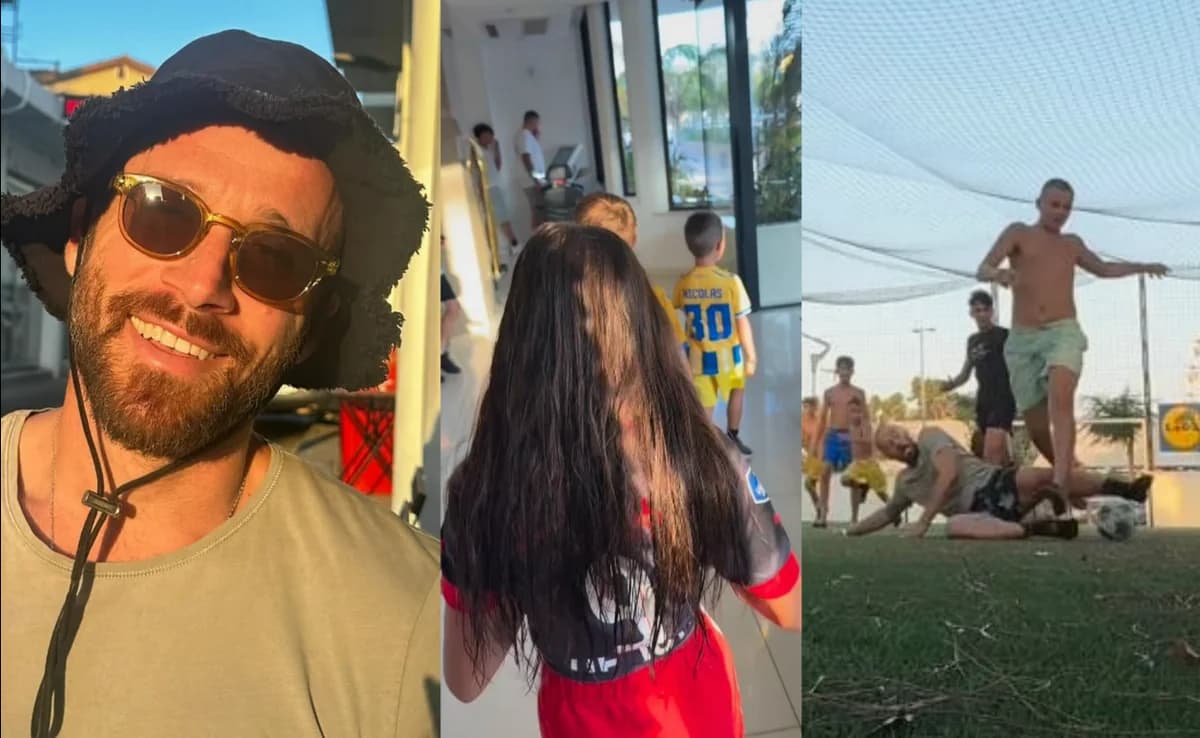 Nektarios Alexandrou spielt mit seinen Kindern in Protaras Fußball