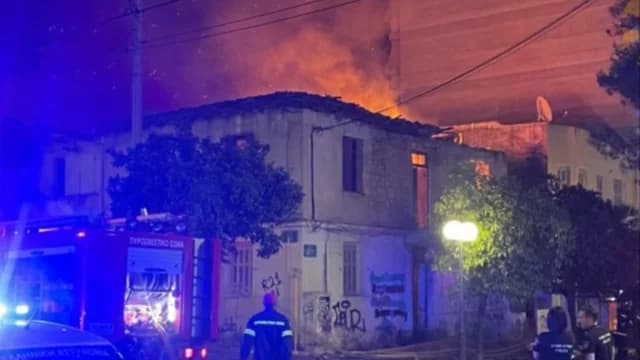 Incendio en edificio abandonado en Nea Ionia