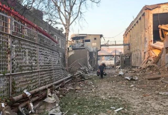 乌克兰：俄罗斯监狱轰炸 - 至少 17 人死亡