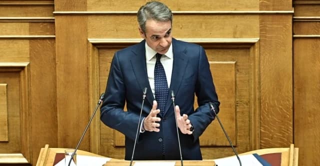 Mitsotakis: Velopoulos' Behauptungen, Brände mit Windkraftanlagen zu verbinden, sind 'unglaublicher Unsinn'