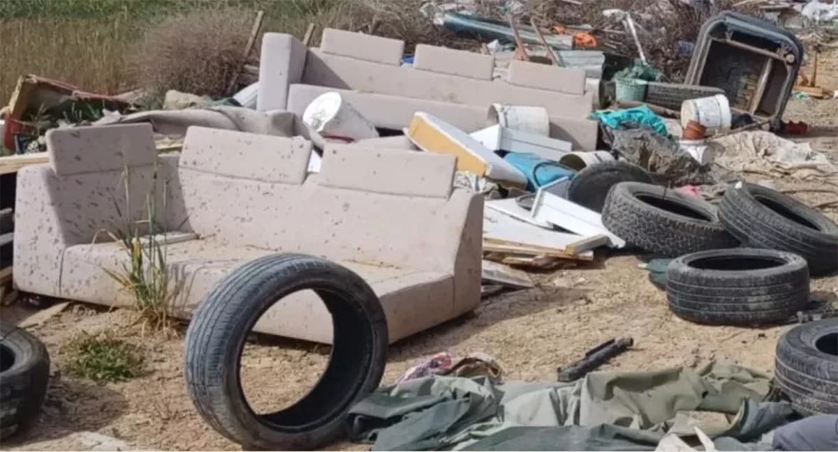 אתרי פסולת לא חוקיים נרחבים פוגעים בקפריסין