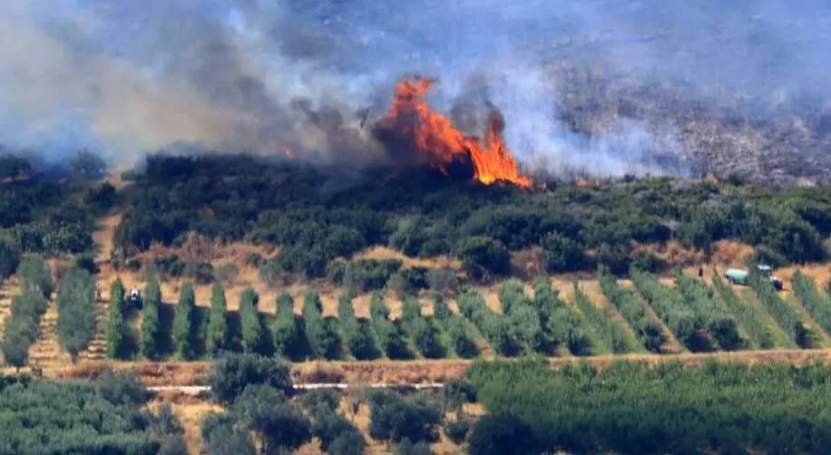 Λάρισα: Πυροσβεστικό όχημα κάηκε – Πυροσβέστες στο νοσοκομείο