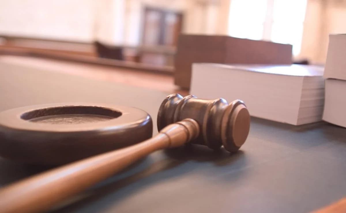 Syllouris-Tziovanis Called to Defense in Citizenship Case