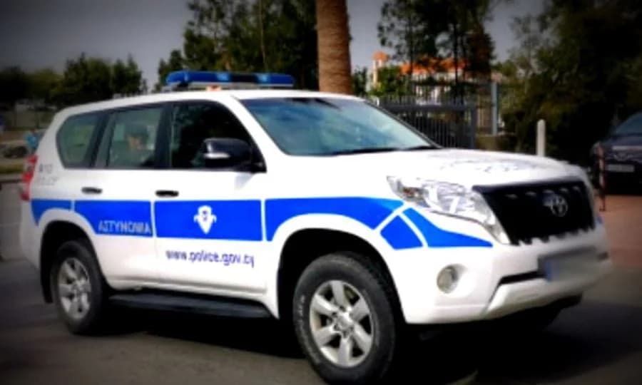 Police Investigate Patrol Car Running Red Light at Pedestrian Crossing (Video)
