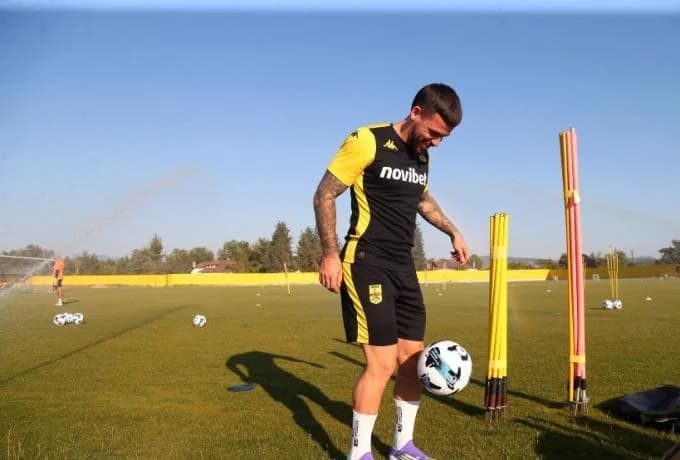 Aris: Carles Perez Suffers Soft Tissue Infection After Dog Bite