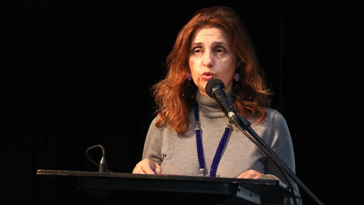 Βράβευση της Κύπριας ποιήτριας Νάντιας Στυλιανού στο Παρίσι