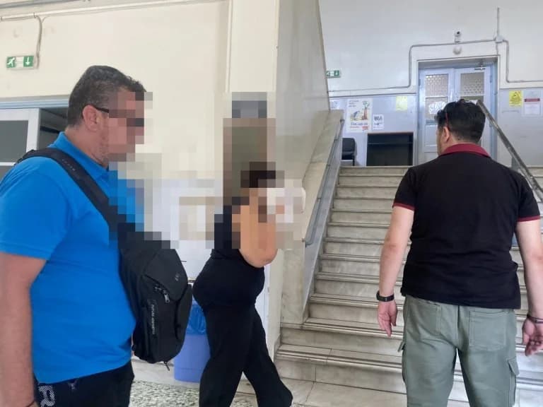 וולוס: האם נעצרה בגין ניצול מיני של בתה הקטינה