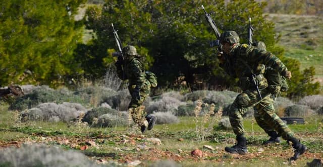 SEV Accepts Dendias' Request to Pay Reservists' Wages