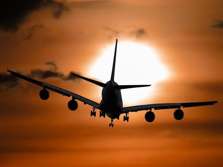 美国：达美航空航班遭遇湍流，25名乘客住院