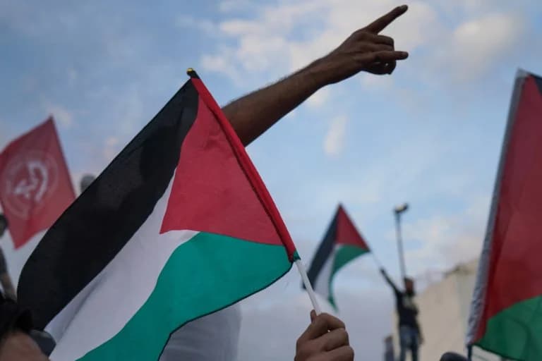 ארה"ב מטילה סנקציות על הרשות הפלסטינית ואש"ף – ישראל מודה