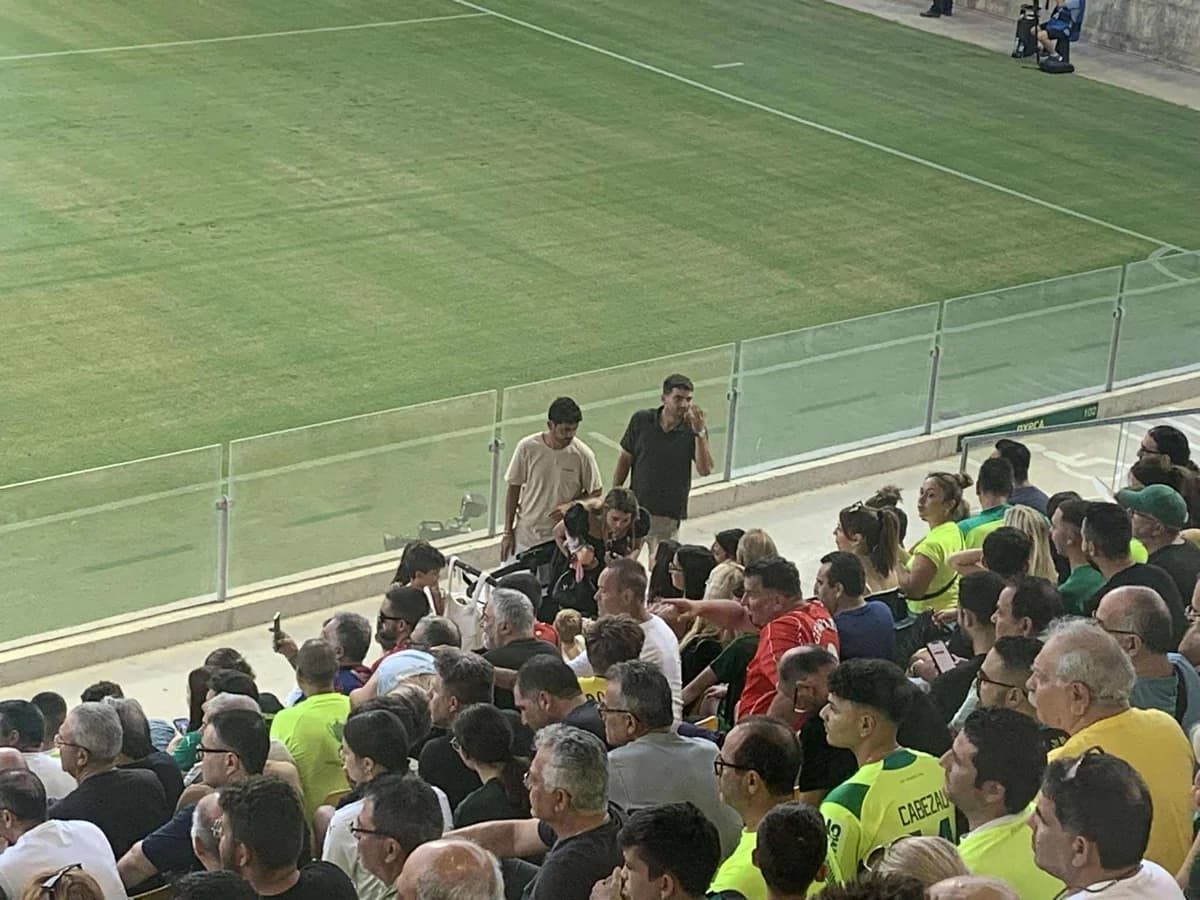 קאסס וגרסיה באצטדיון AEK למשחק מול צלייה