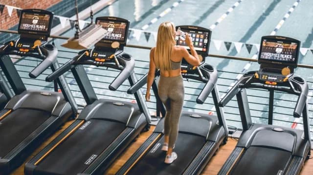 Η πρόκληση «12-3-30» στο TikTok: Επαρκής για απώλεια βάρους;